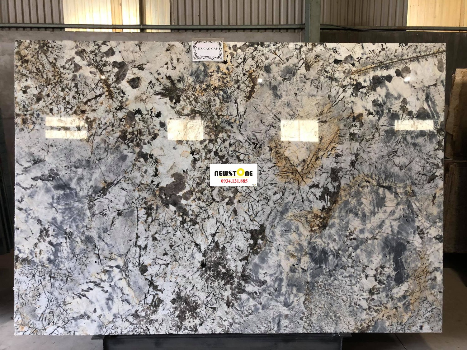 da granite mau vang (1)