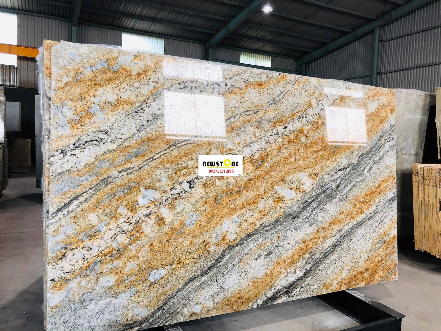 da-granite-mau-vang