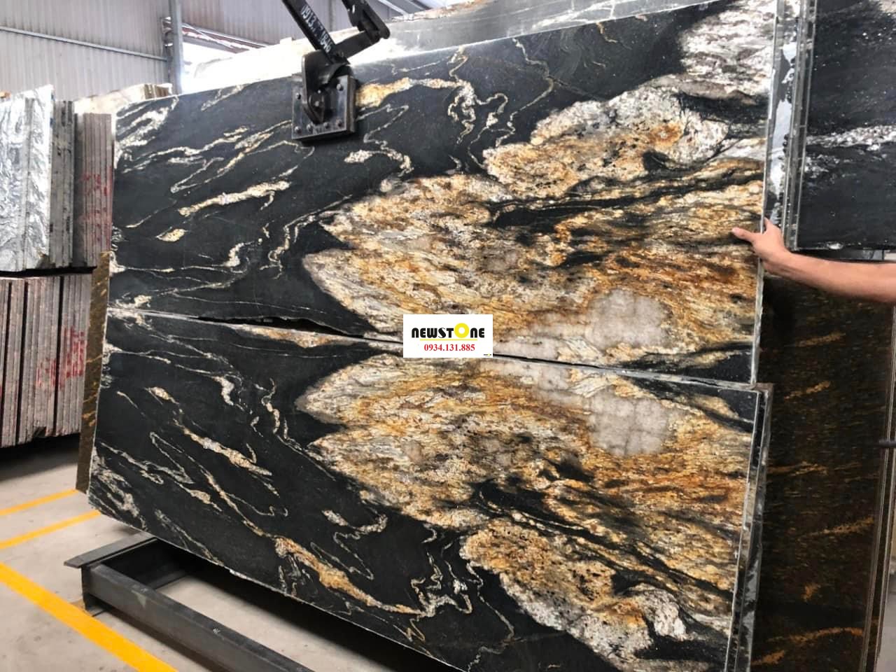 Đá Granite Titanium Gold