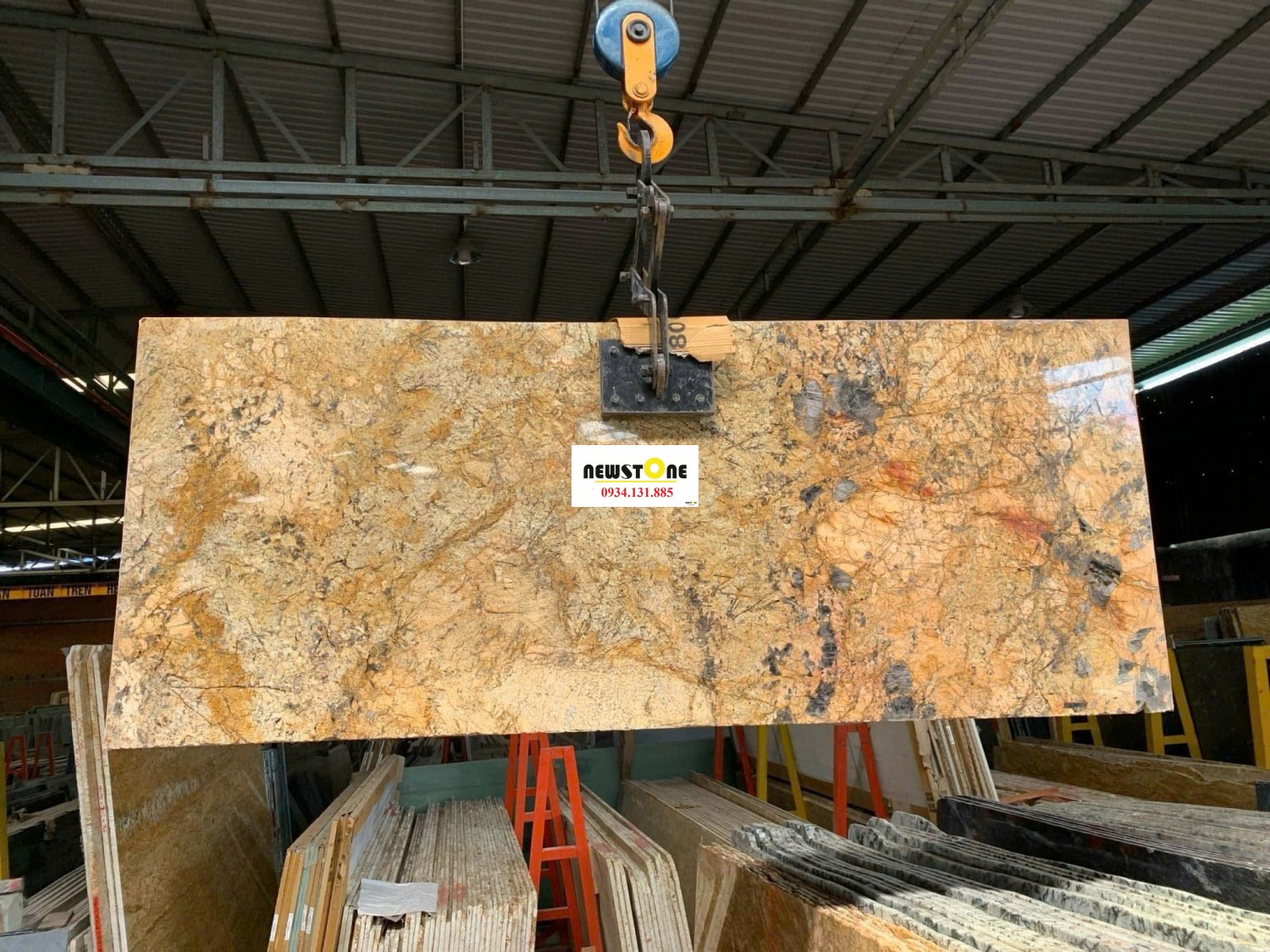 Đá Granite Vàng Alaska