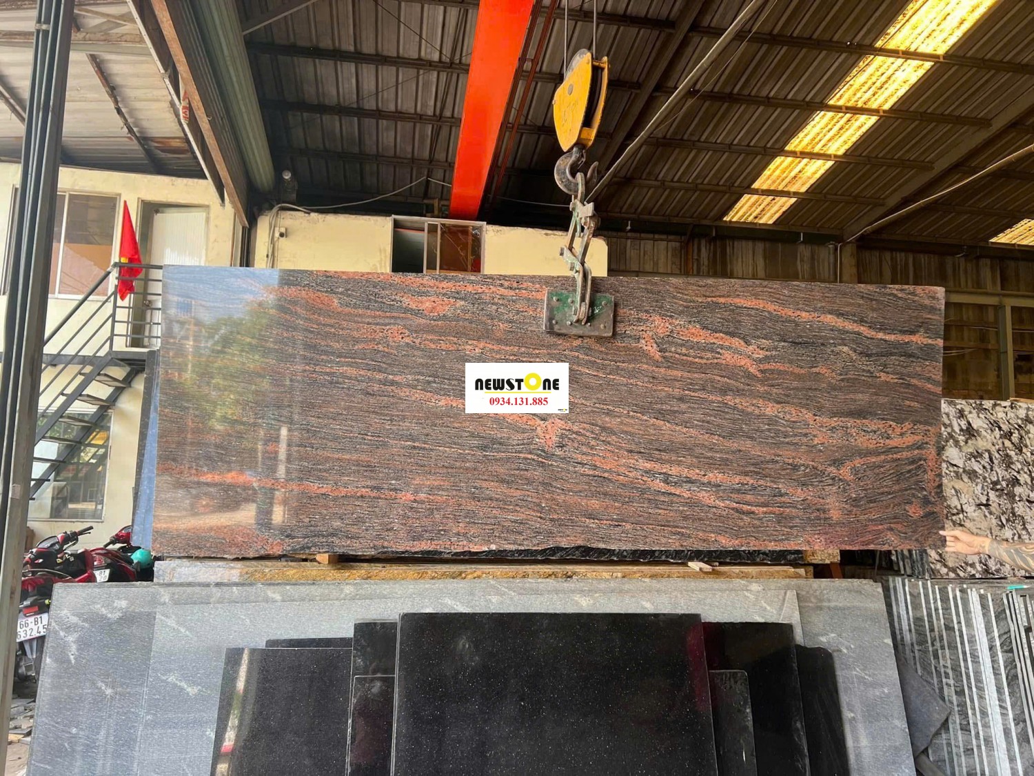 Đá Hồng Sa Mạc