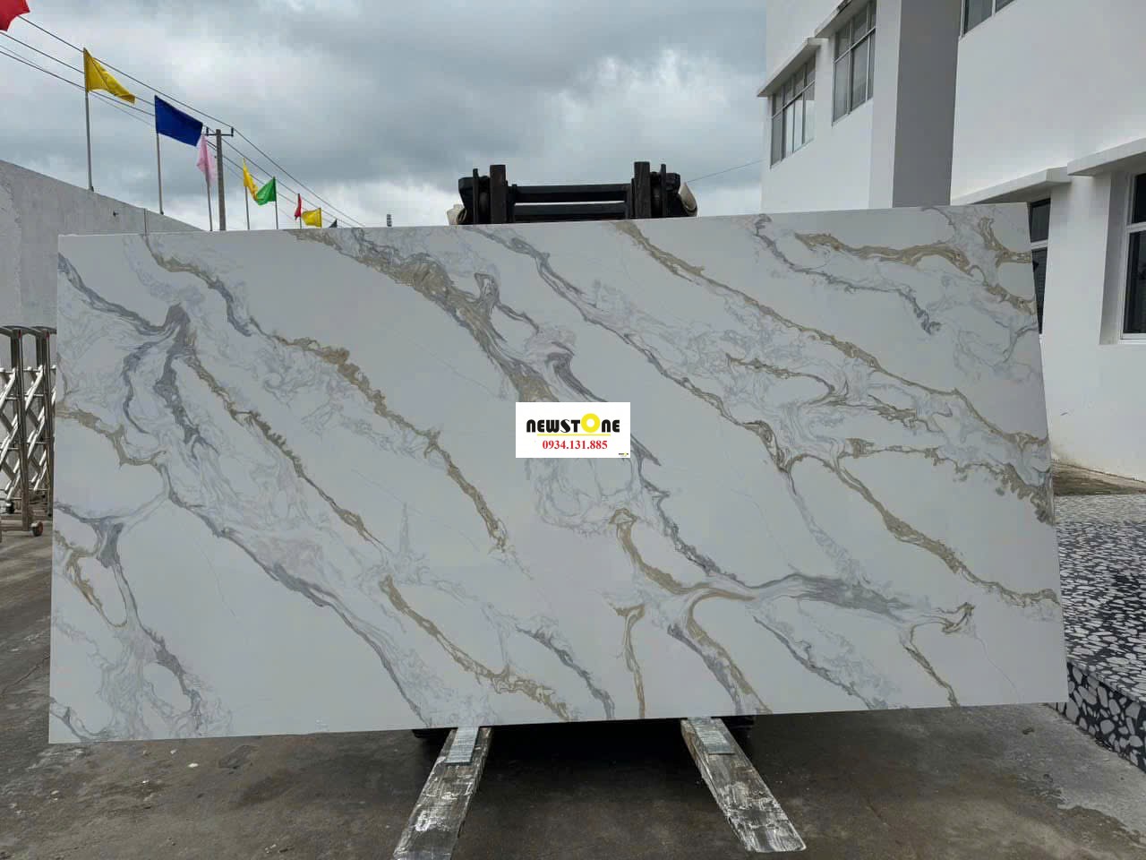 Đá Nhân Tạo Trắng Vân Mây 