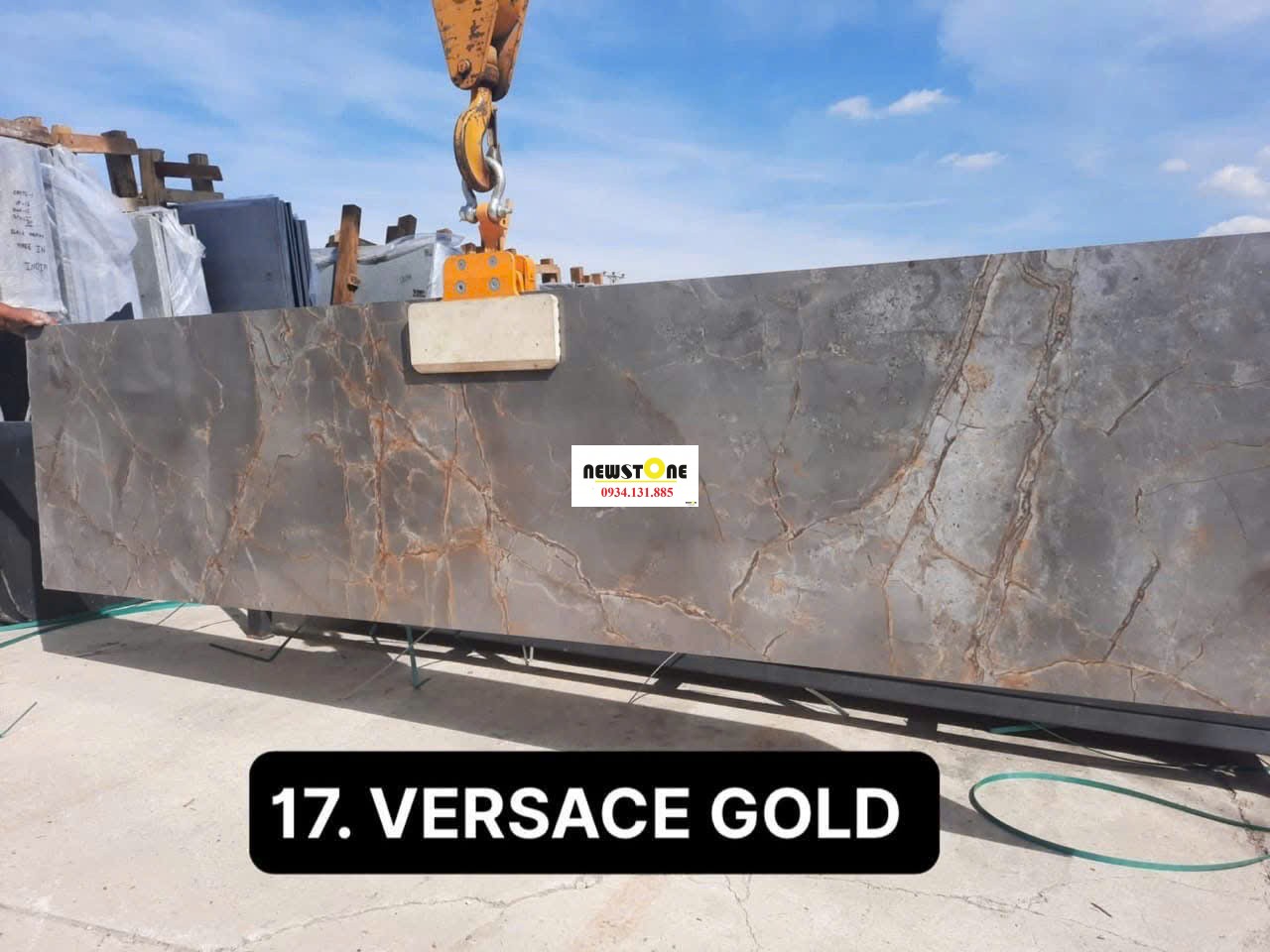 Đá Nung Kết Versace Gold