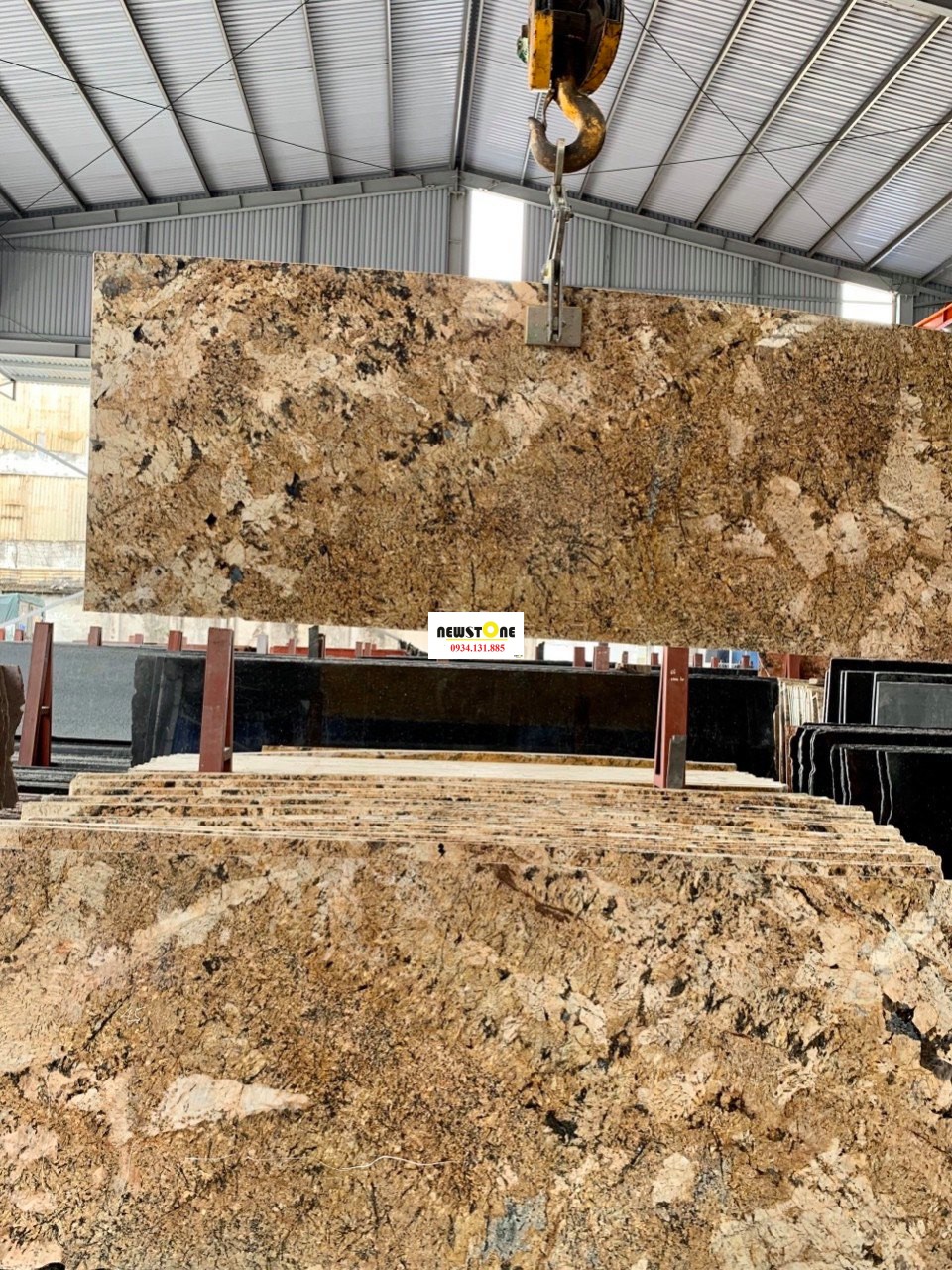 da vang alaska gold granite (3)