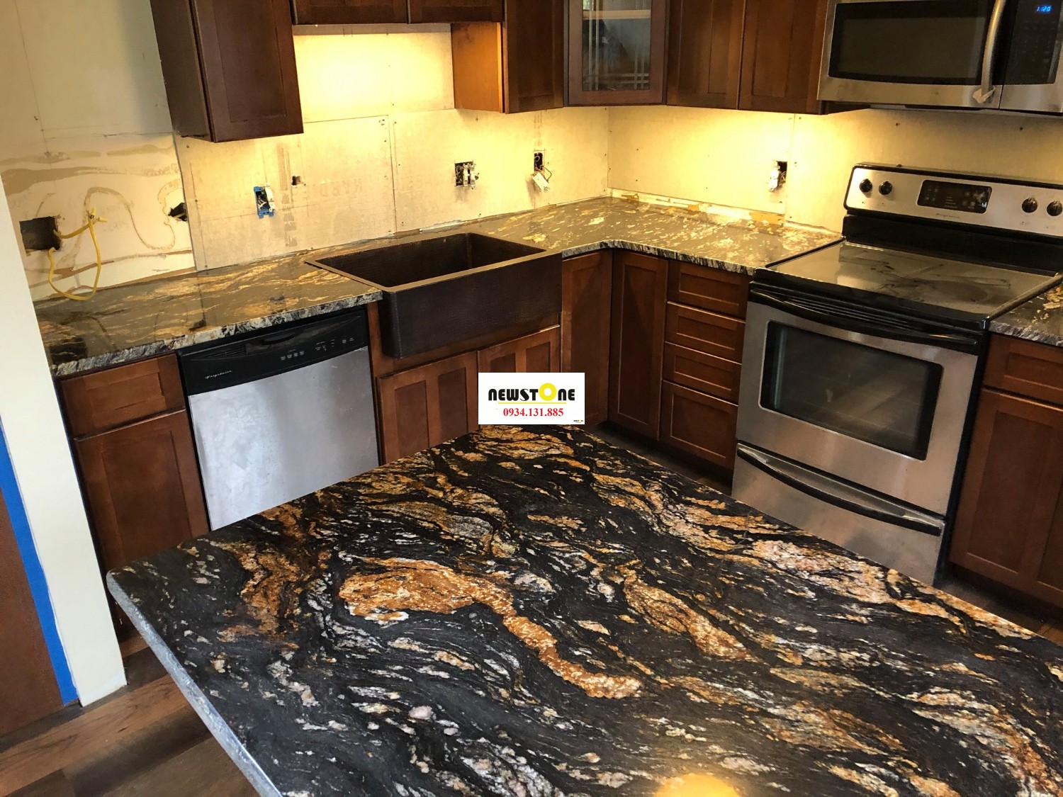 Granite Magma Gold (12)