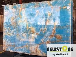 Đá tự nhiên Blue Onyx xuyên sáng 
