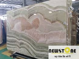 Đá tự nhiên Tornado Onyx xuyên sáng