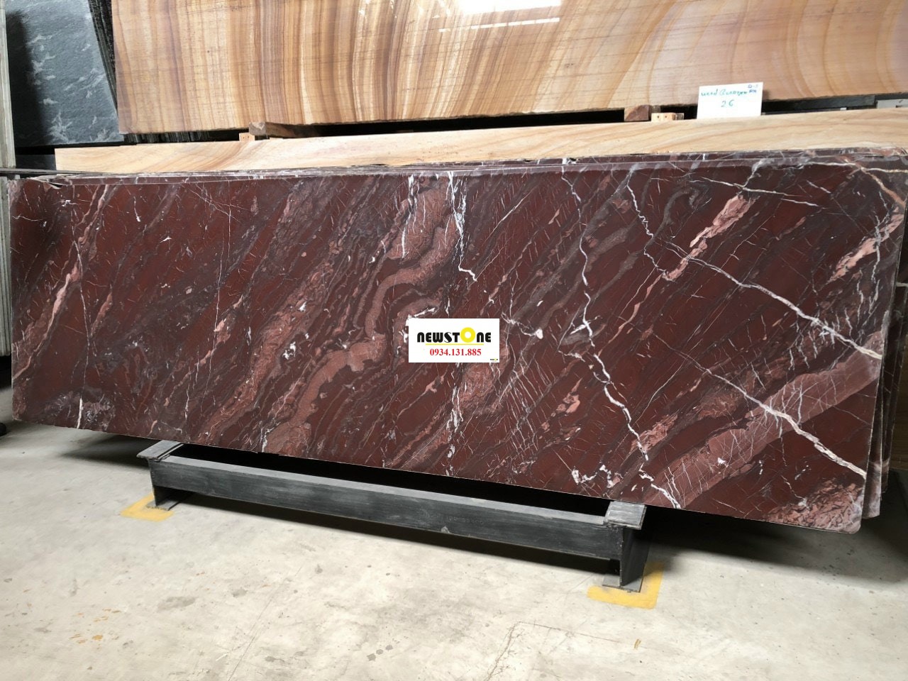 ​​​​Đá Marble Rosa Refillo (Đỏ Tia Chớp)