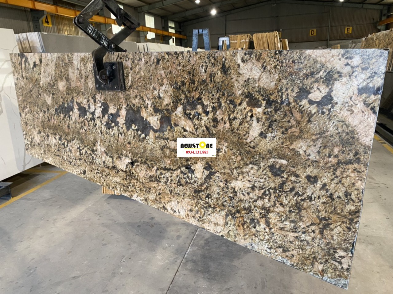 Đá Granite Magnum Gold