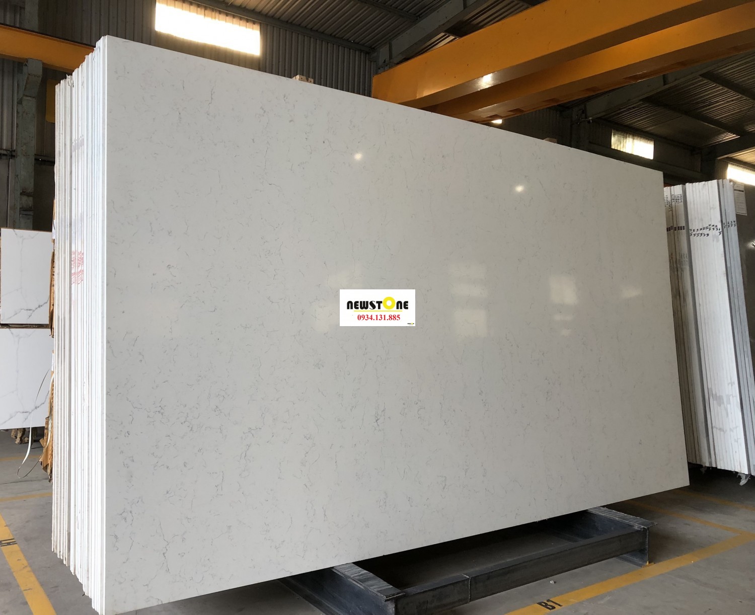 Đá Nhân Tạo Thạch Anh Carrara White