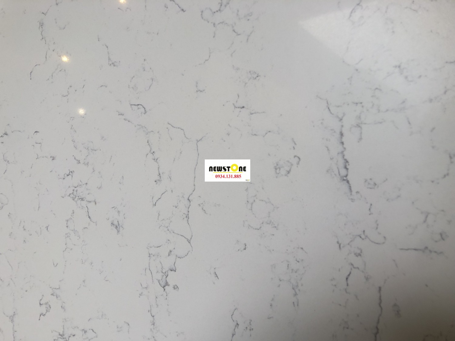 Đá Nhân Tạo Thạch Anh Carrara White