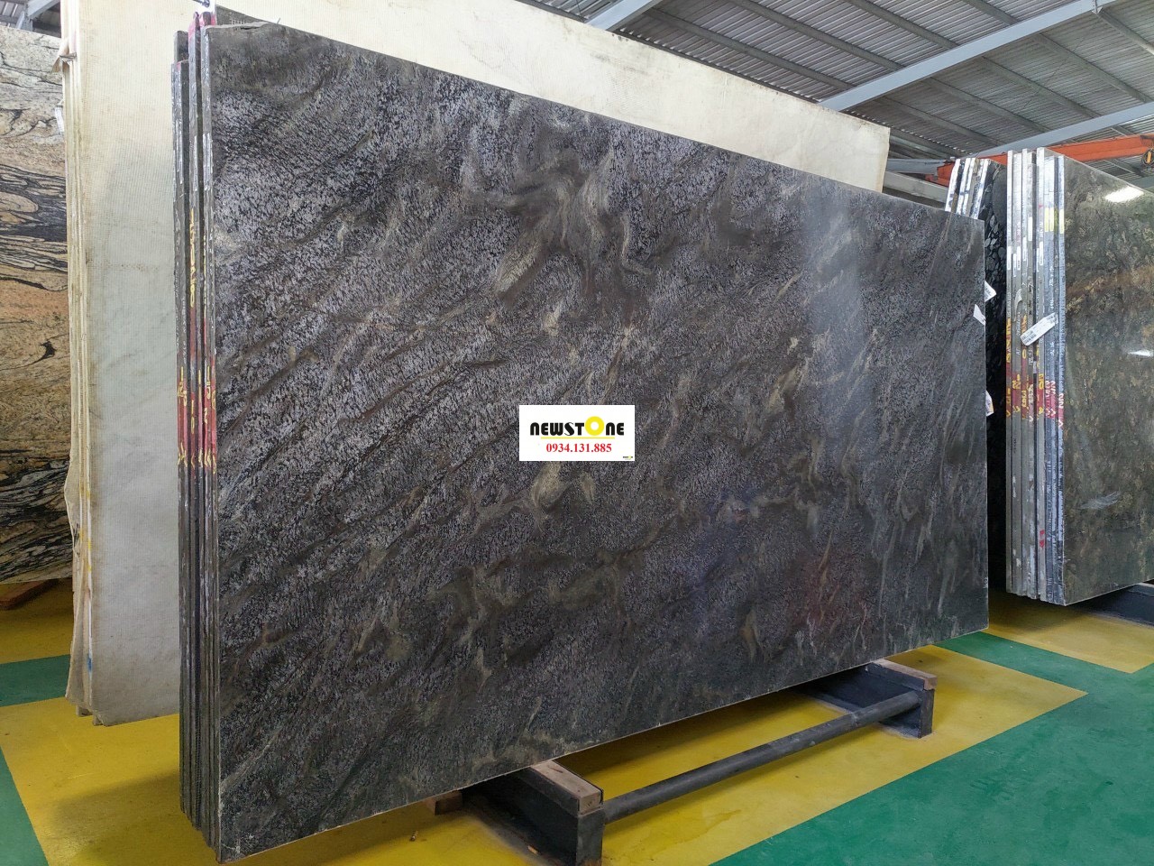 Đá Quartz Black Dragon 