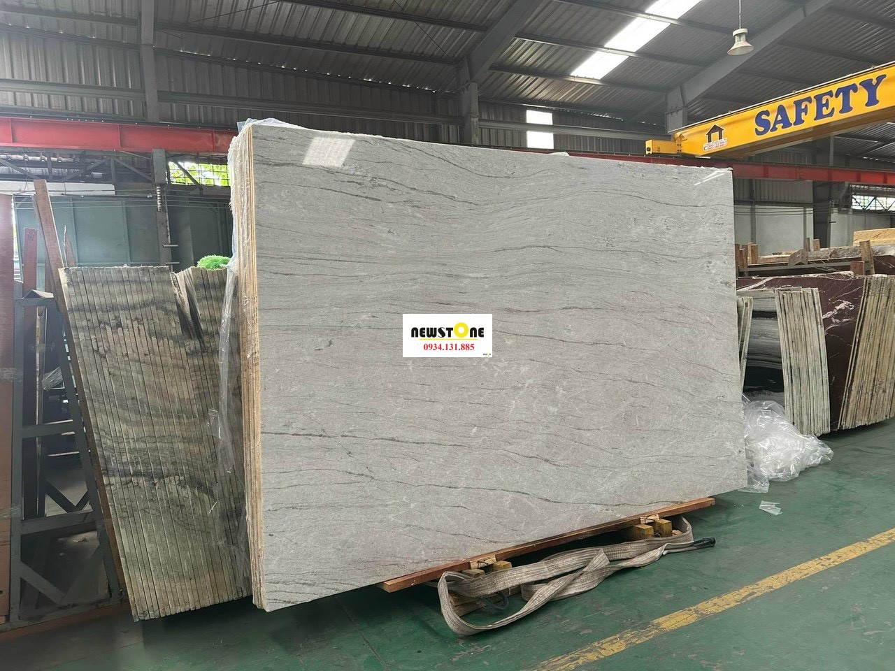 Đá Quartzite Picasso White