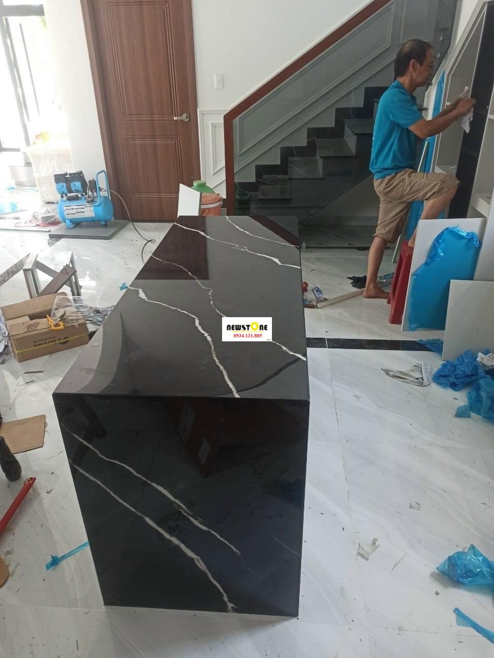 Đá Nhân Tạo Đen Tia Chớp